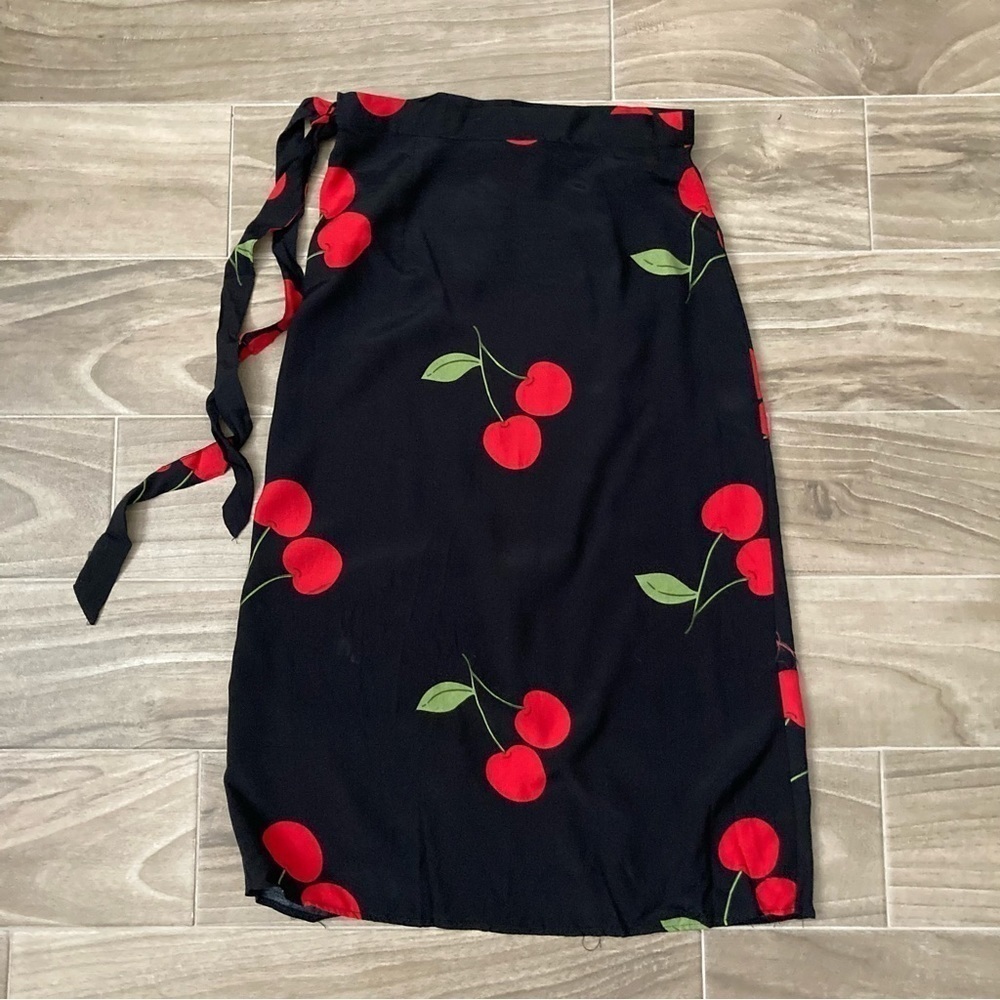 NWT Forever 21 Cherry Wrap Skirt | Size M - Picture 3 of 7
